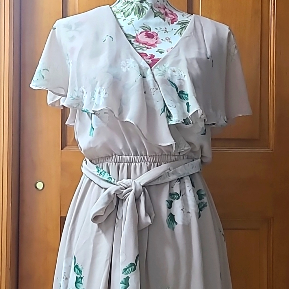 Audrey Maxi Light pink beige bouquet toss dress